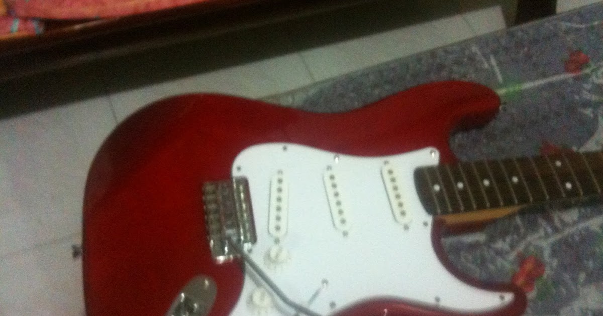 The Guitar MiniMart: Red Strat Copy